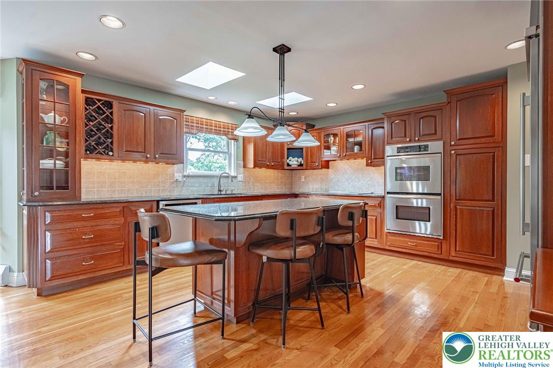 6301 Oakwood Circle