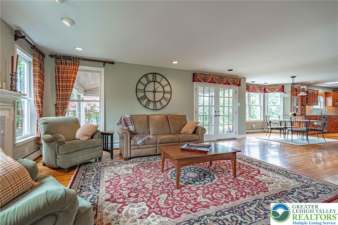 6301 Oakwood Circle