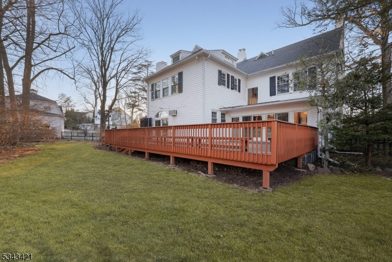 560 Tremont Ave