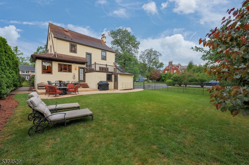 650 Coleman Pl