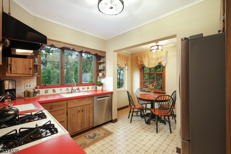 650 Coleman Pl