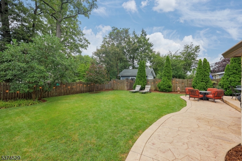 650 Coleman Pl