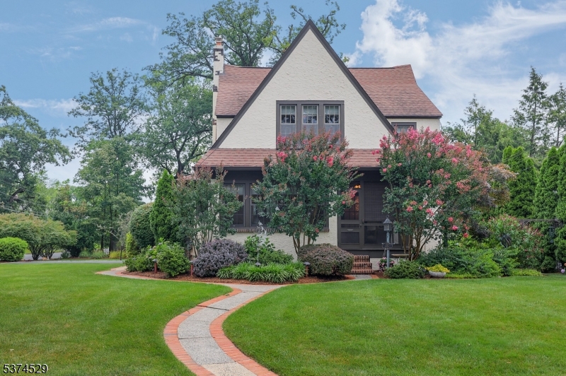 650 Coleman Pl