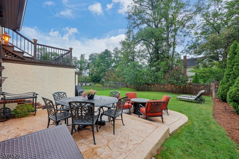 650 Coleman Pl