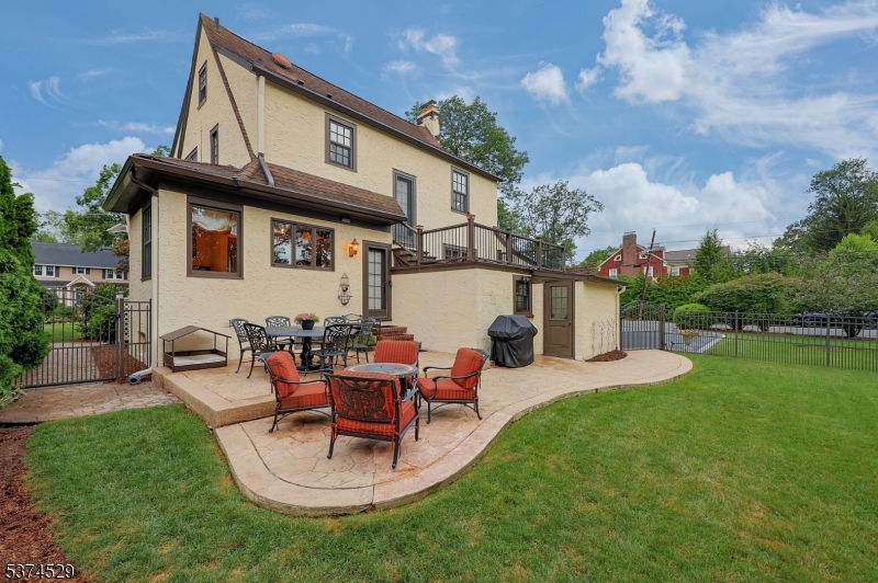 650 Coleman Pl