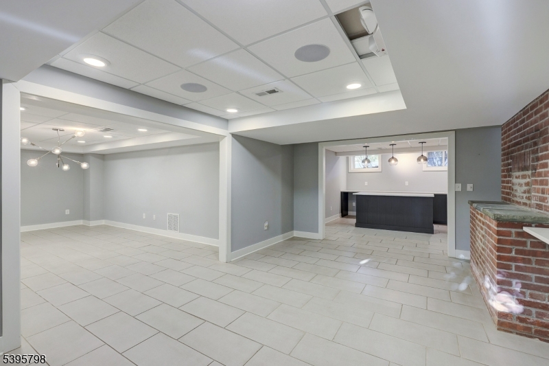 502 E Broad Street