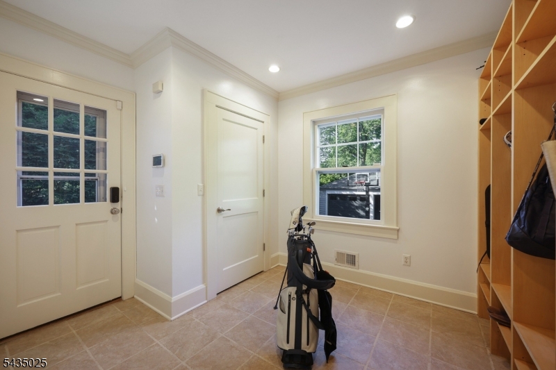 564 Highland Ave
