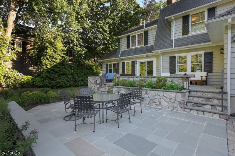 564 Highland Ave