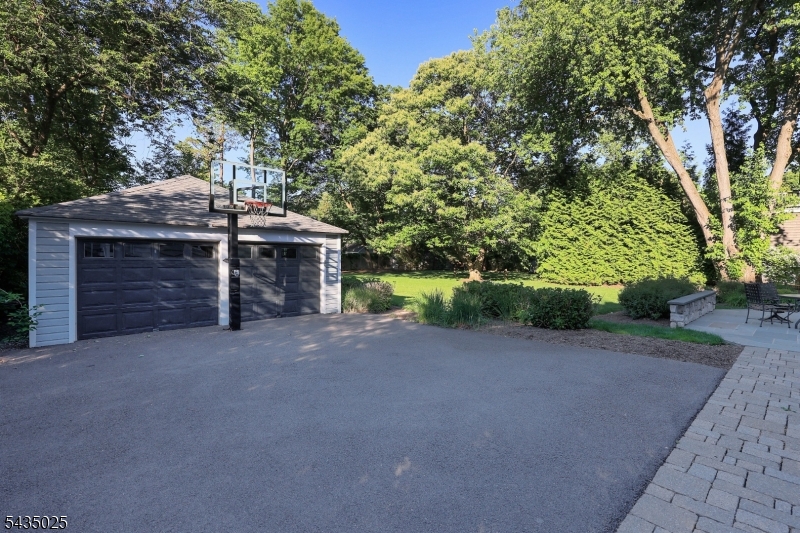 564 Highland Ave