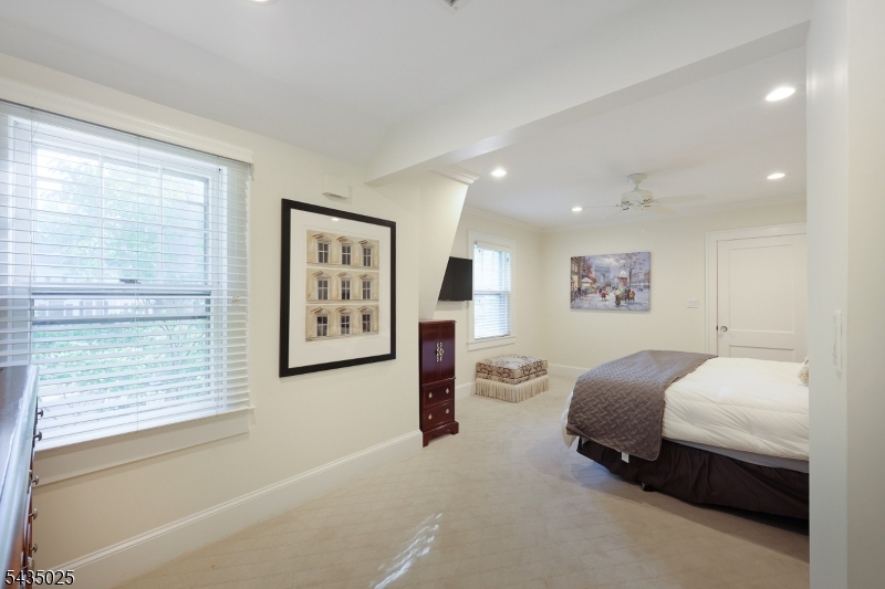 564 Highland Ave