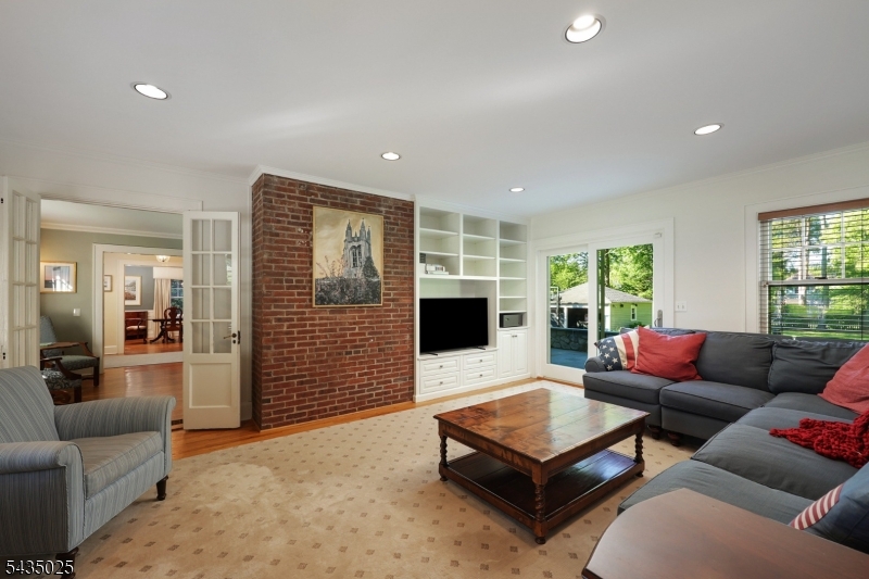 564 Highland Ave