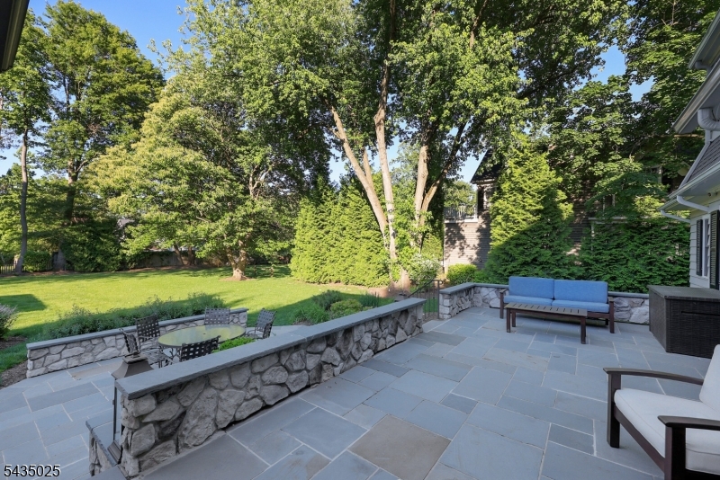 564 Highland Ave