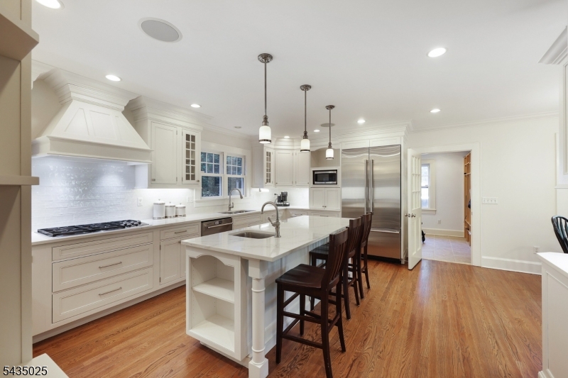 564 Highland Ave