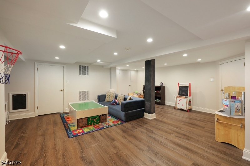 220 Wychwood Road