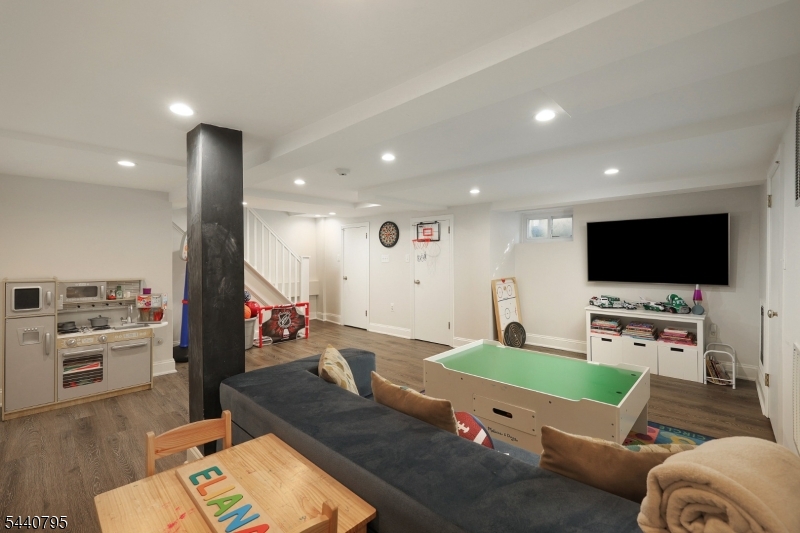 220 Wychwood Road