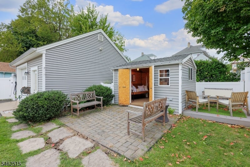 528 Downer Street