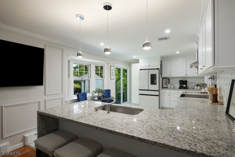 62 Guinard Dr