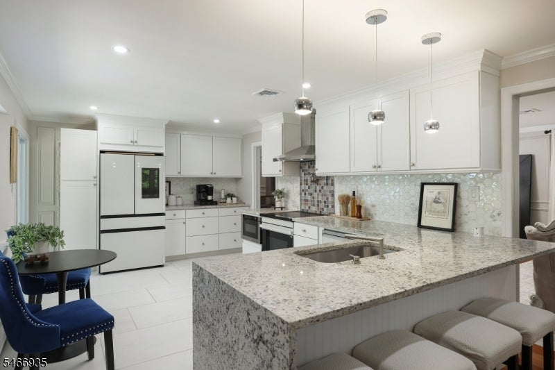 62 Guinard Dr