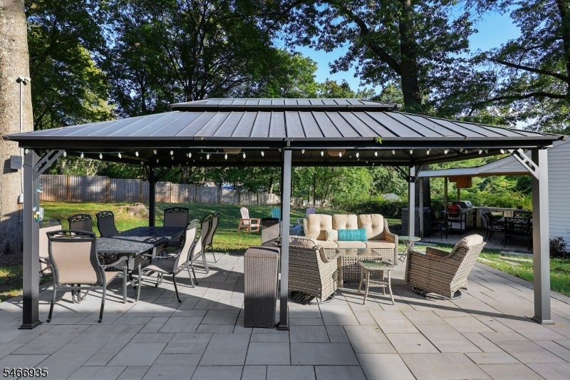 62 Guinard Dr
