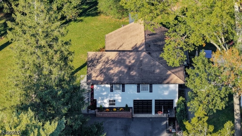 62 Guinard Dr
