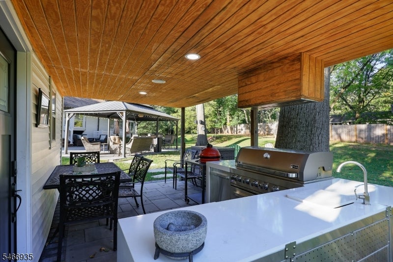 62 Guinard Dr