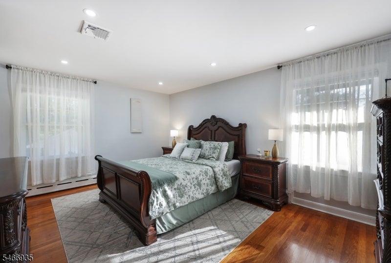 62 Guinard Dr