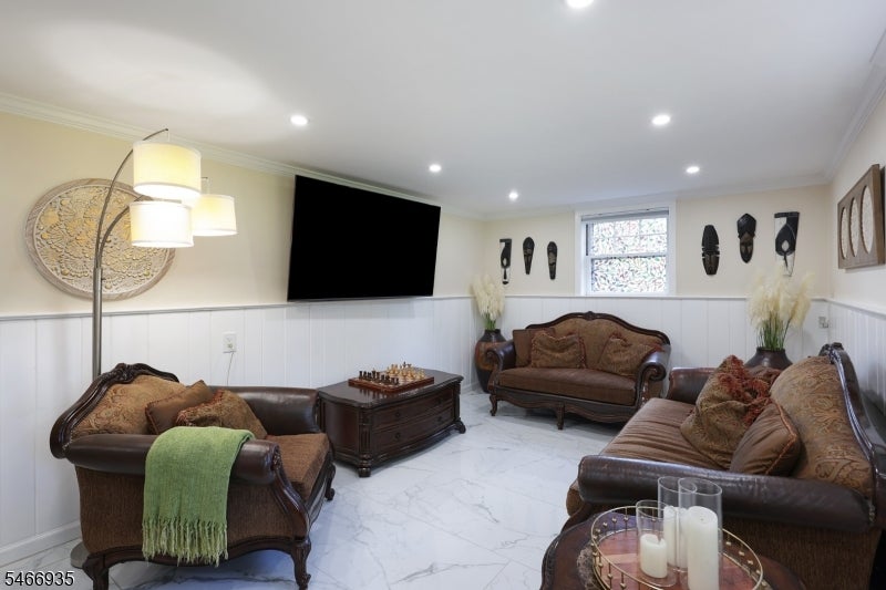 62 Guinard Dr