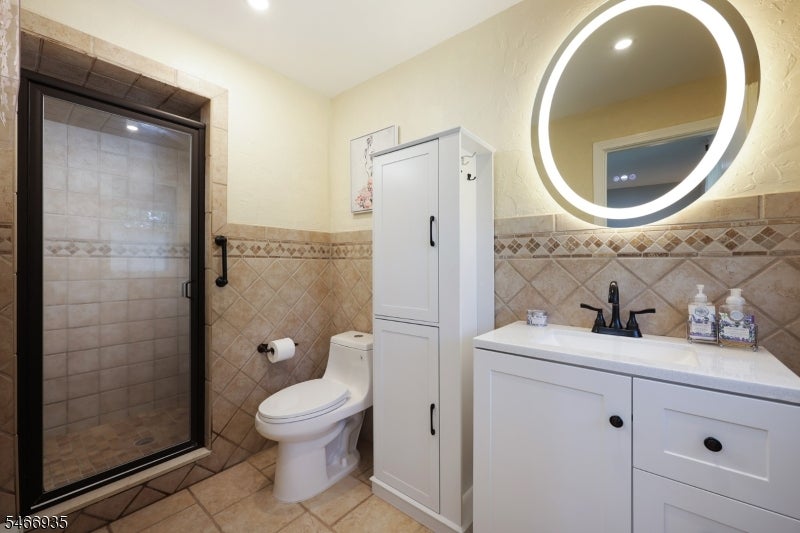62 Guinard Dr