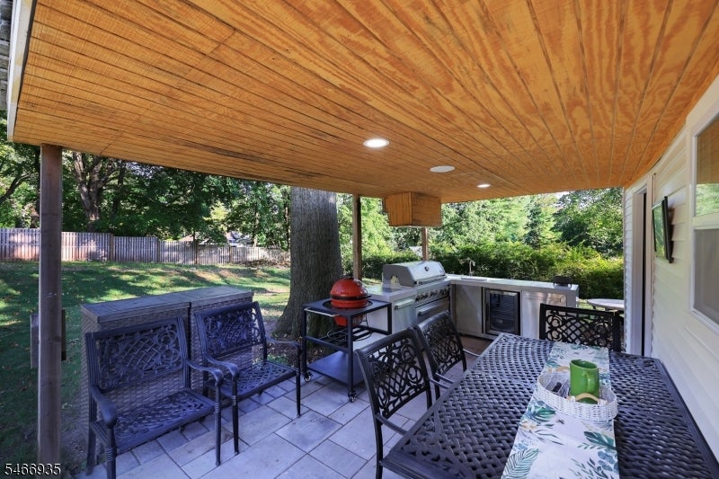 62 Guinard Dr