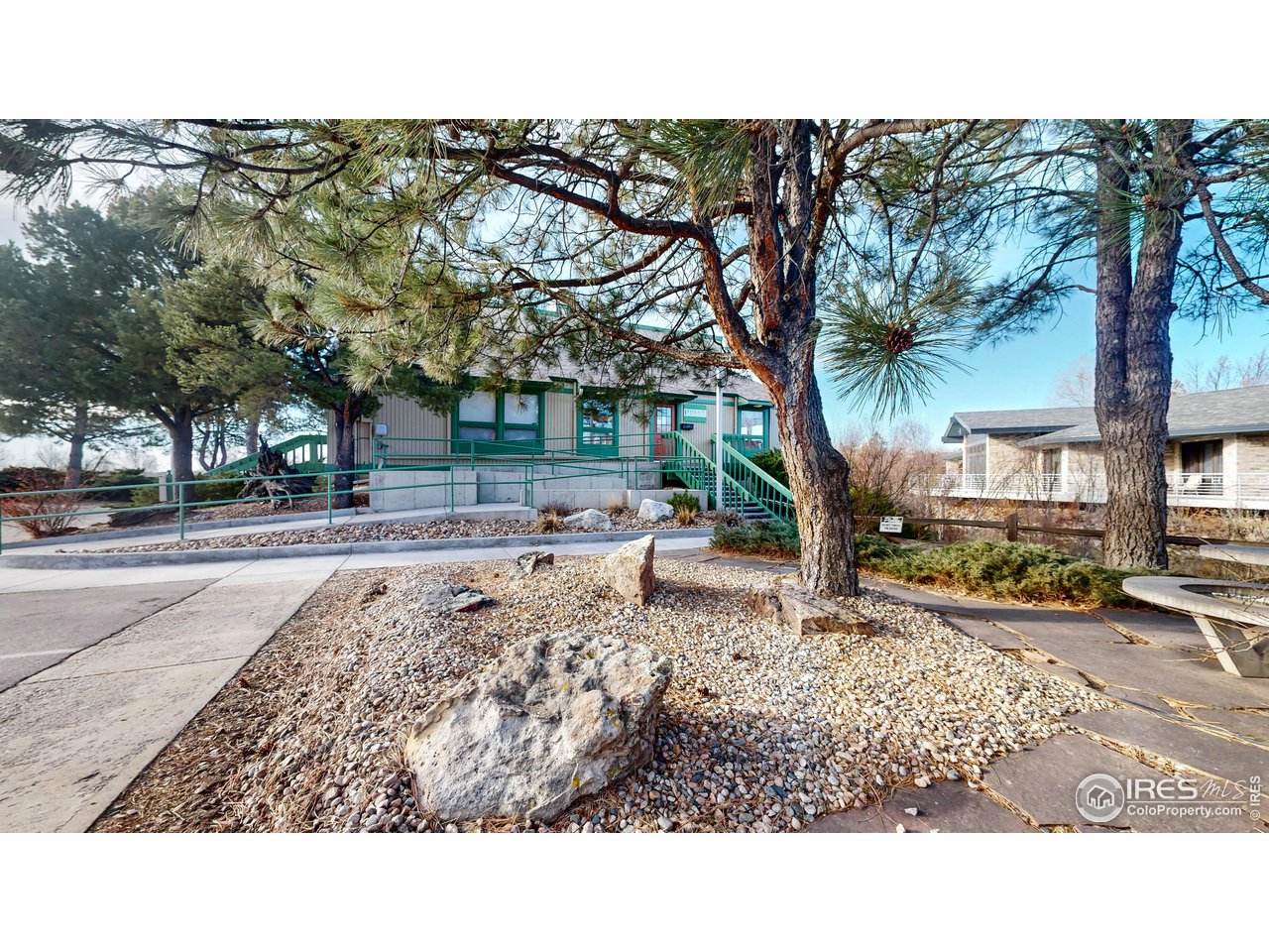 2677 N Taft Ave