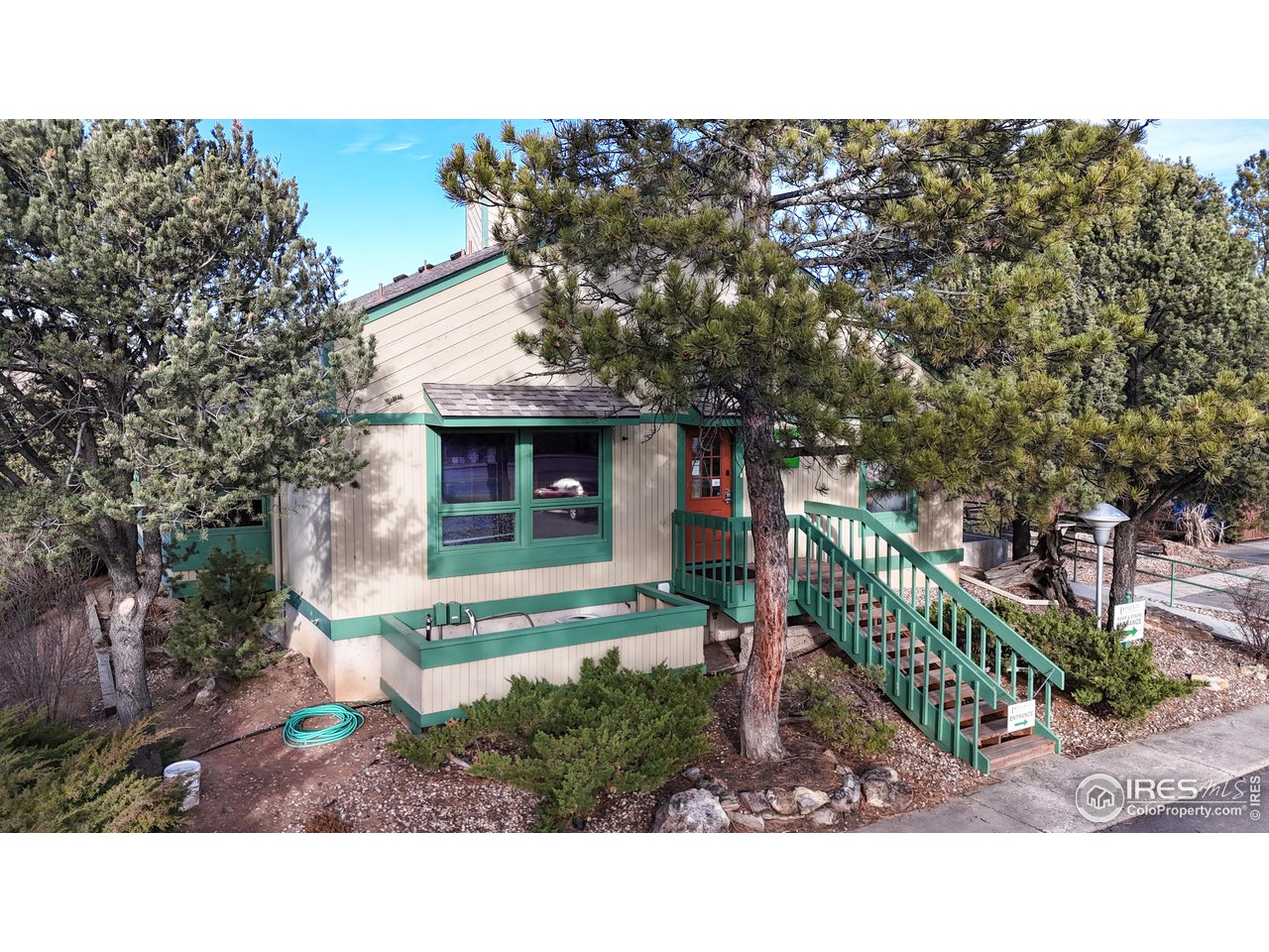 2677 N Taft Ave