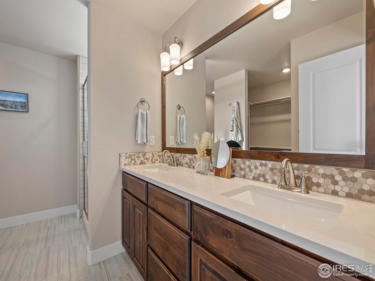 1925 Sunshine Peak Dr