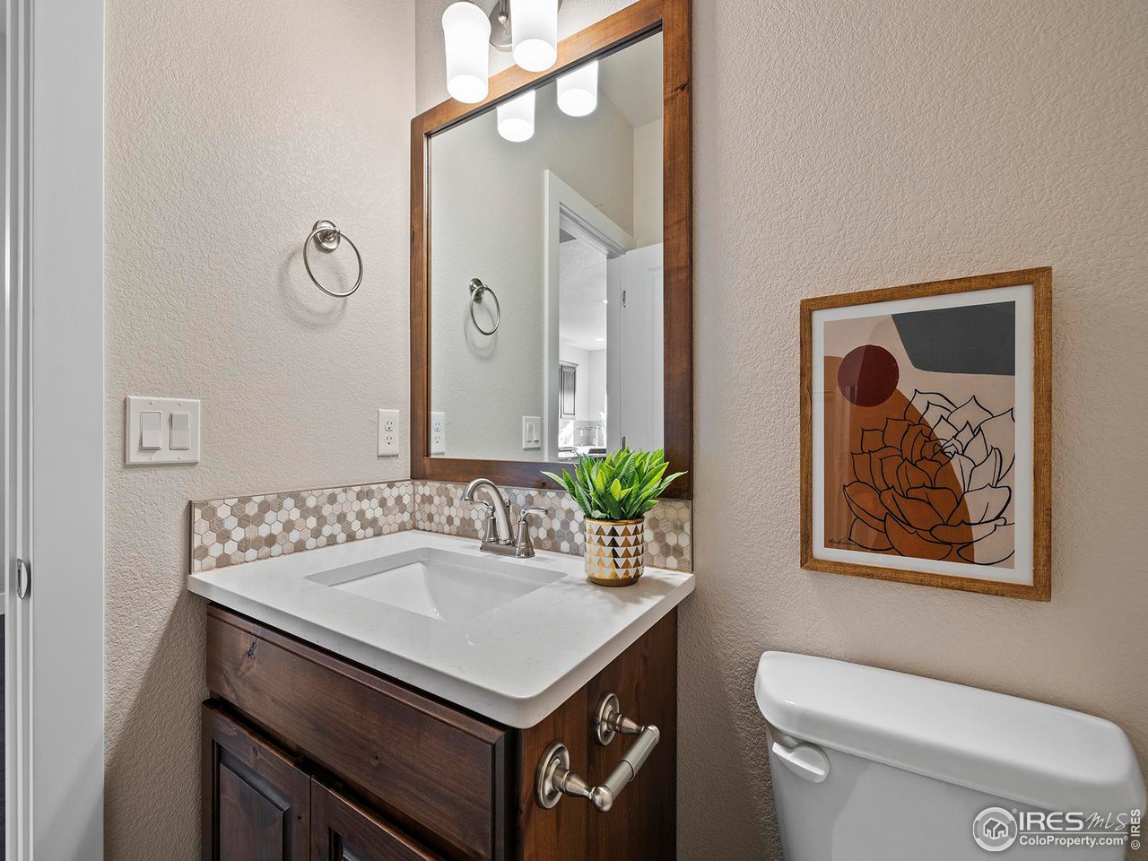1925 Sunshine Peak Dr