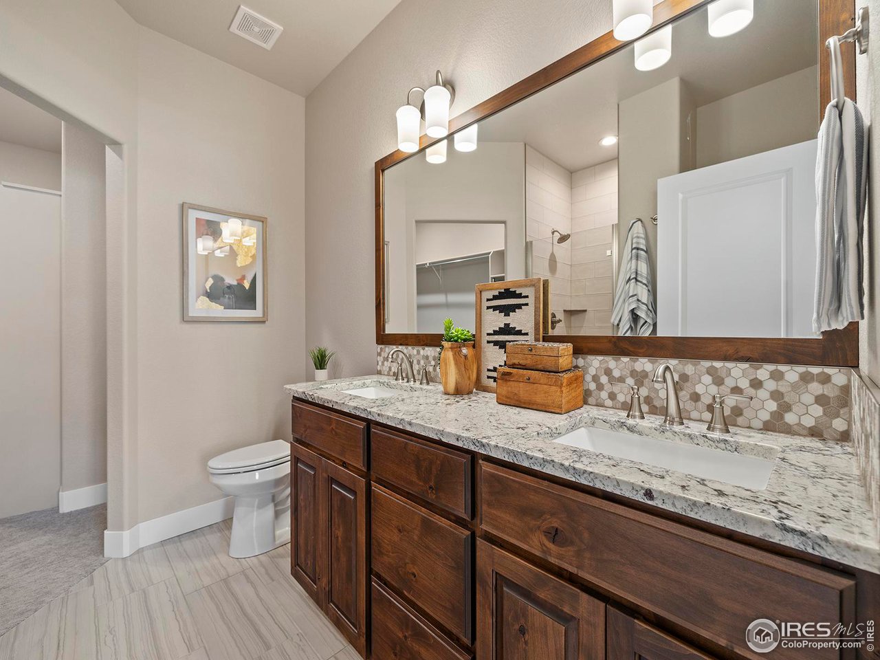 1925 Sunshine Peak Dr