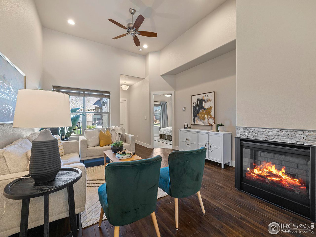 1925 Sunshine Peak Dr