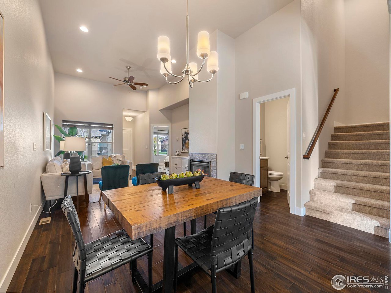 1925 Sunshine Peak Dr