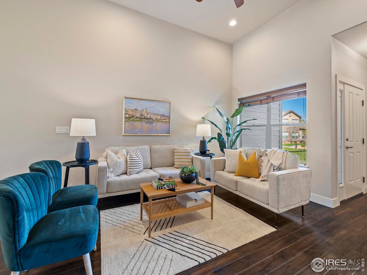 1925 Sunshine Peak Dr