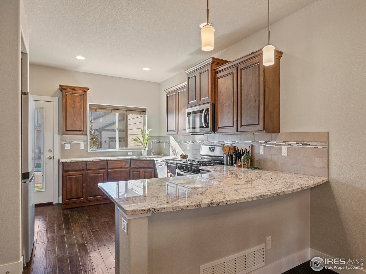 1925 Sunshine Peak Dr