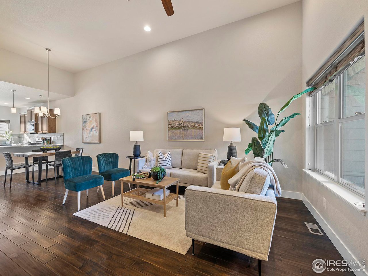 1925 Sunshine Peak Dr