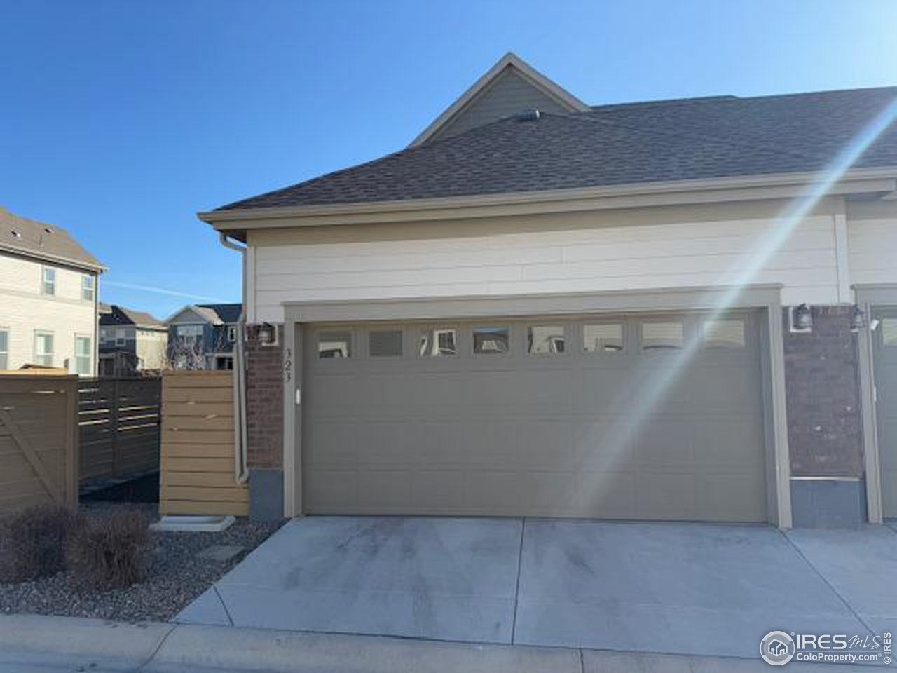 323-335 Zeppelin Way