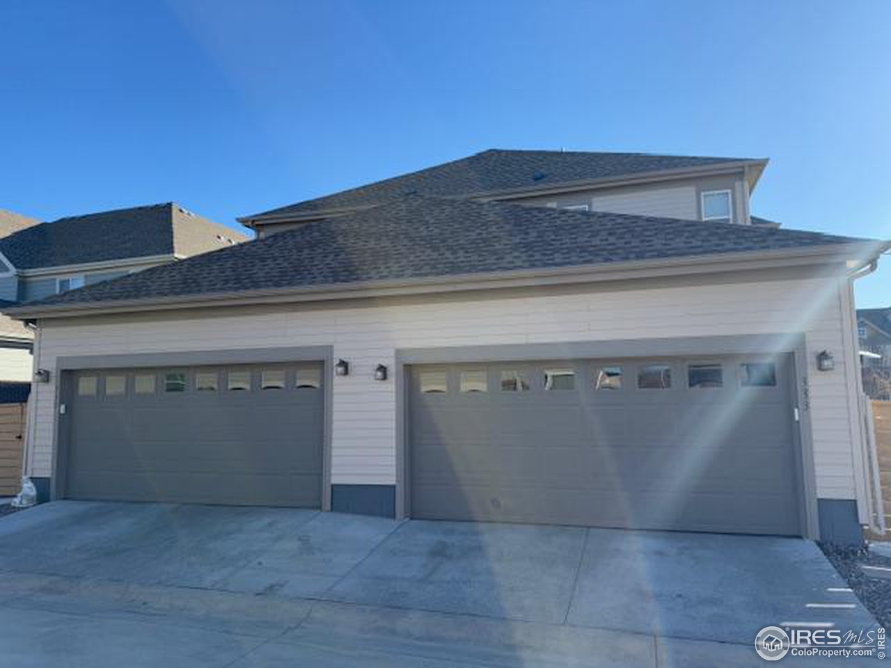 323-335 Zeppelin Way