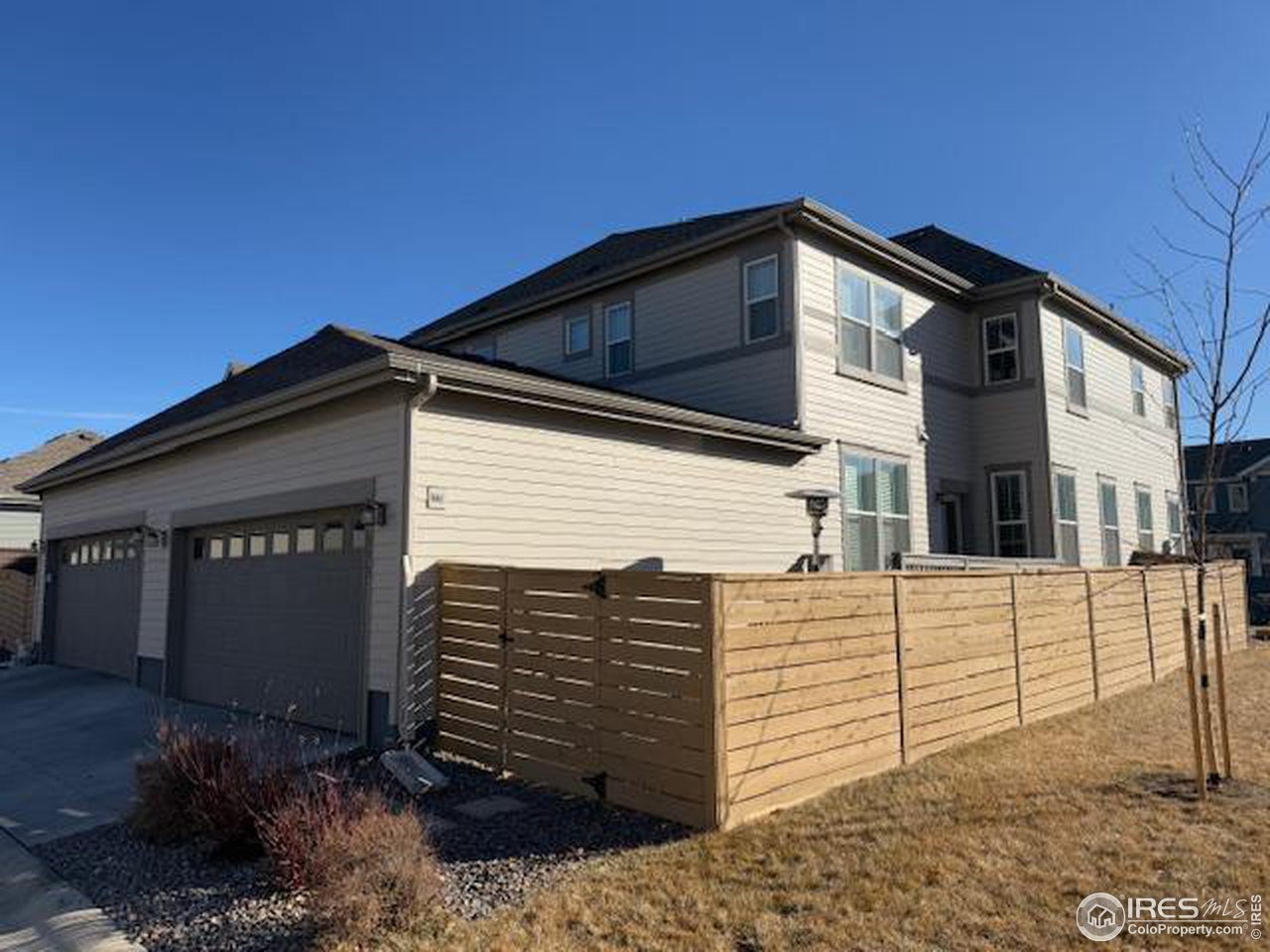 323-335 Zeppelin Way