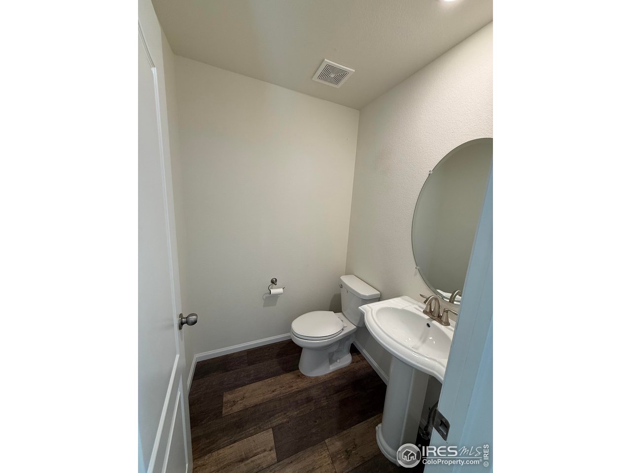 323 Zeppelin Way