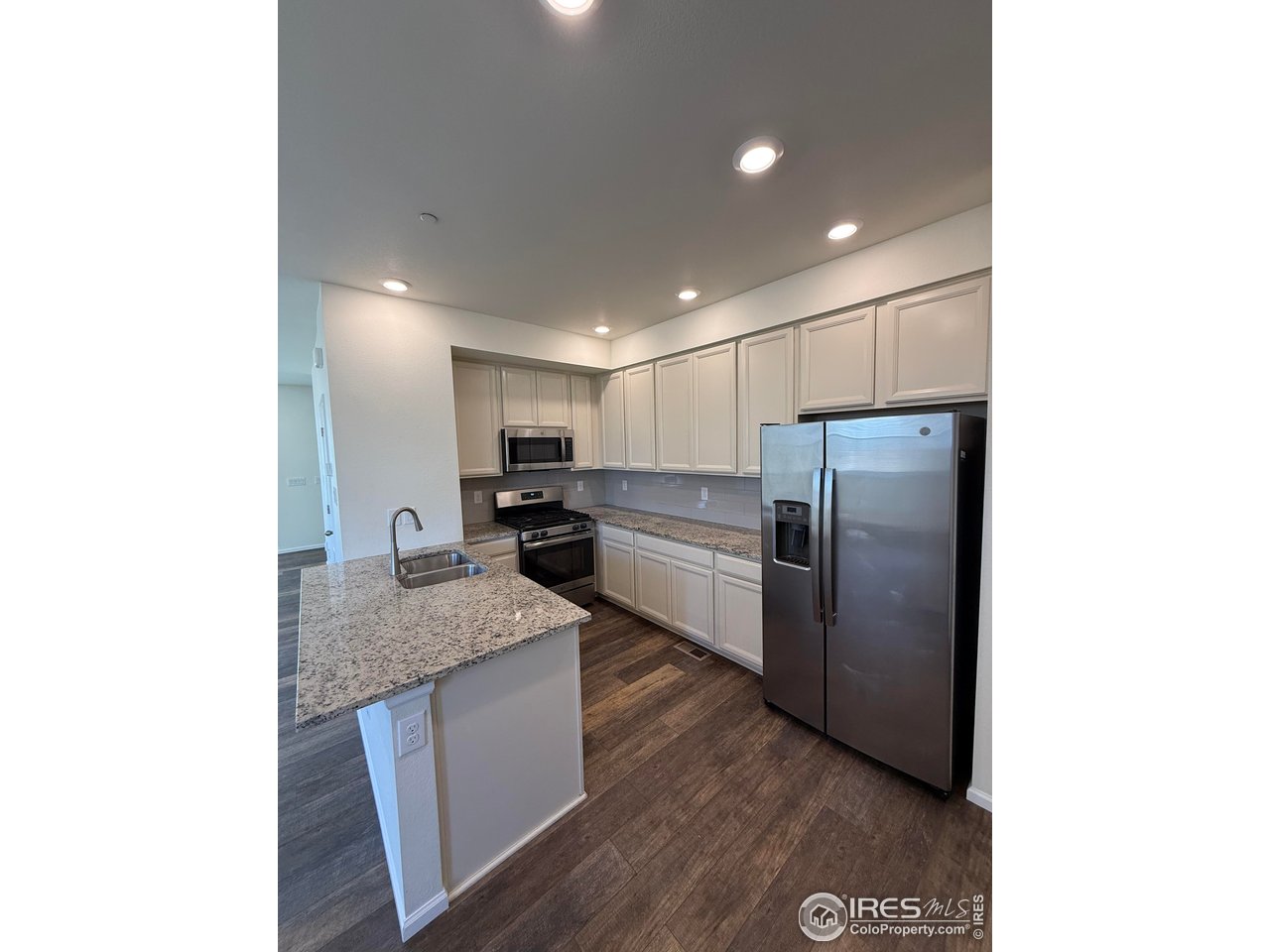 323 Zeppelin Way