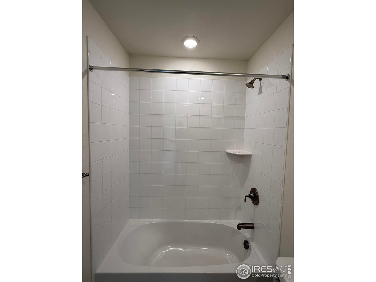 323 Zeppelin Way