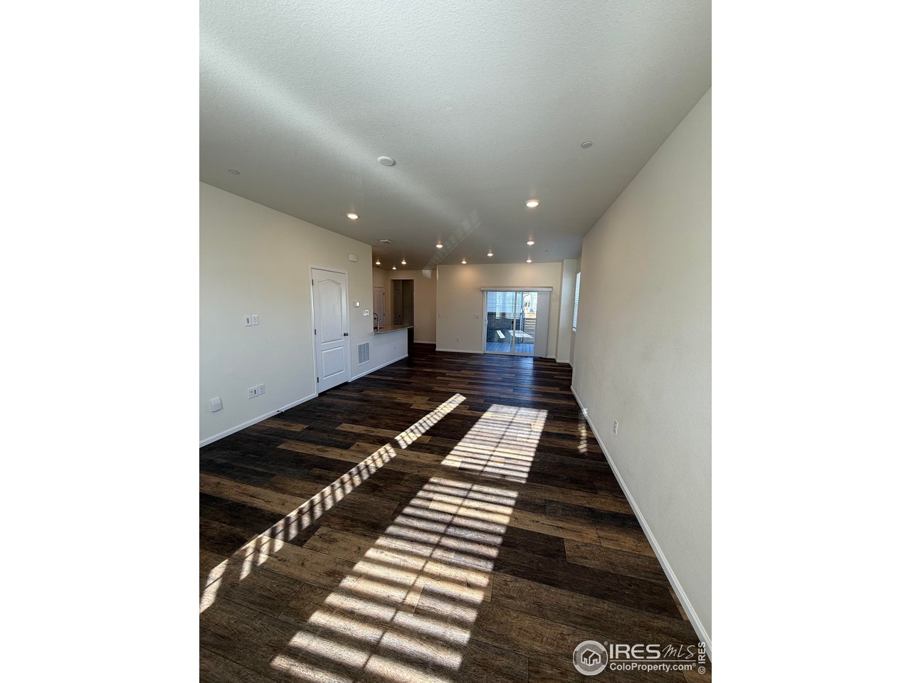 323 Zeppelin Way