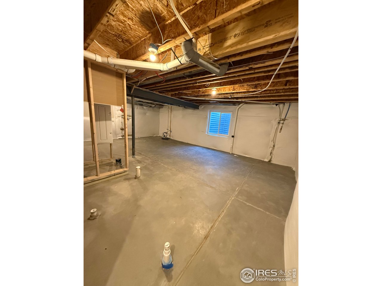 323 Zeppelin Way