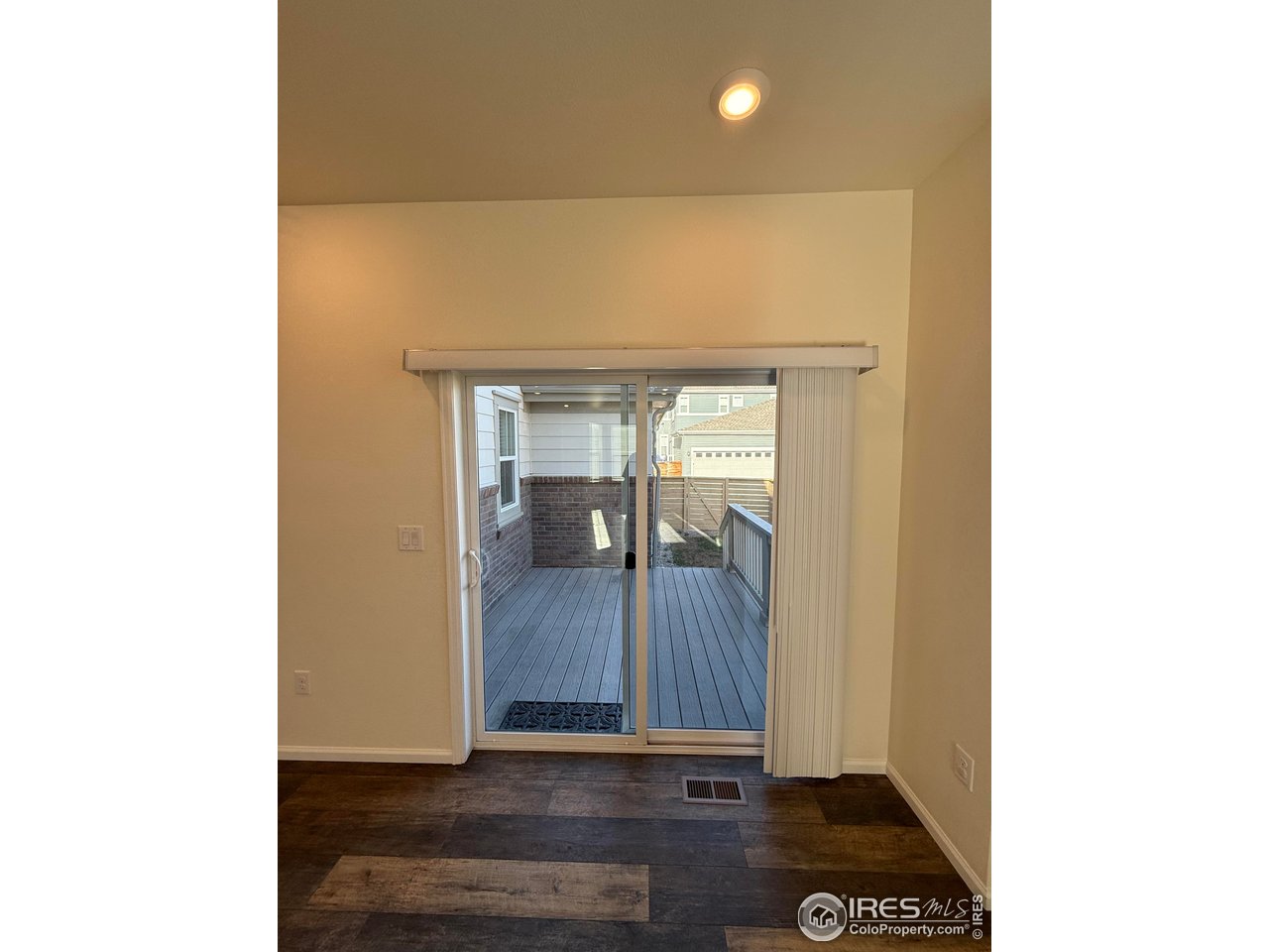 323 Zeppelin Way