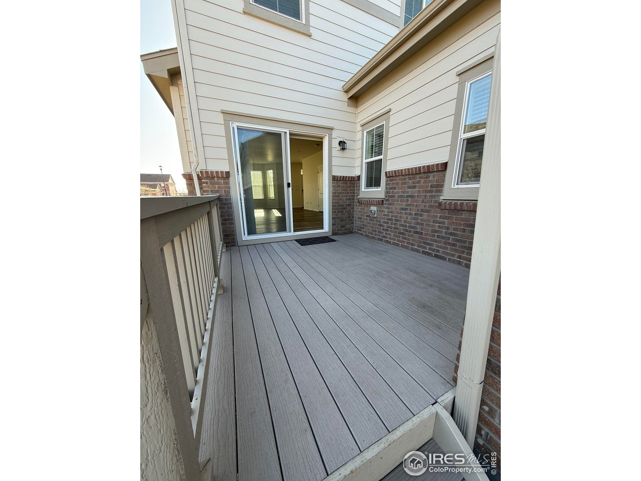323 Zeppelin Way