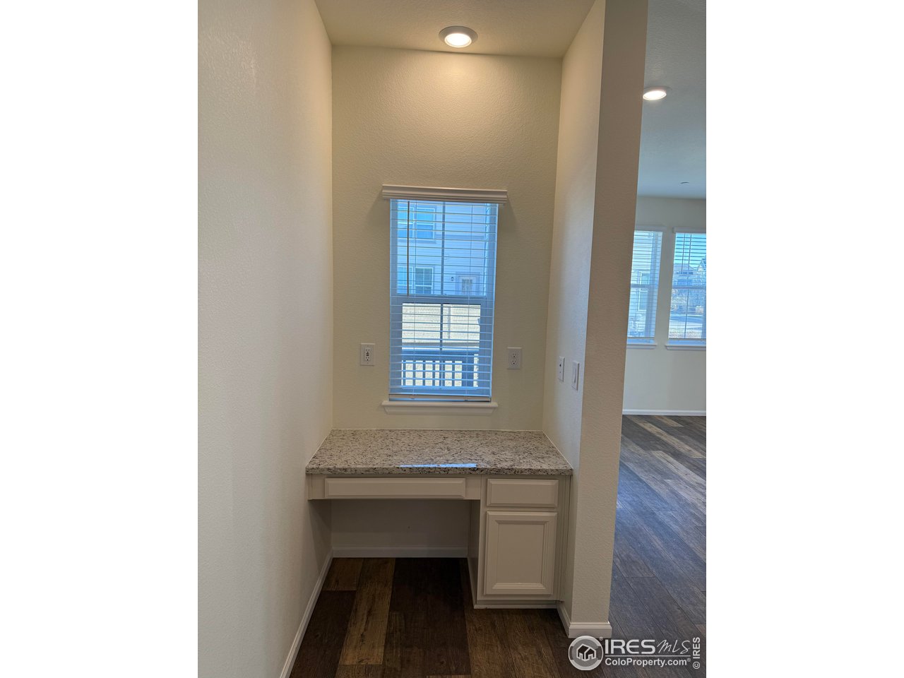 323 Zeppelin Way